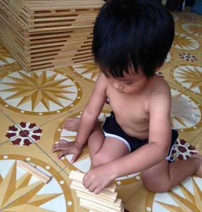 Kid playing with LiK